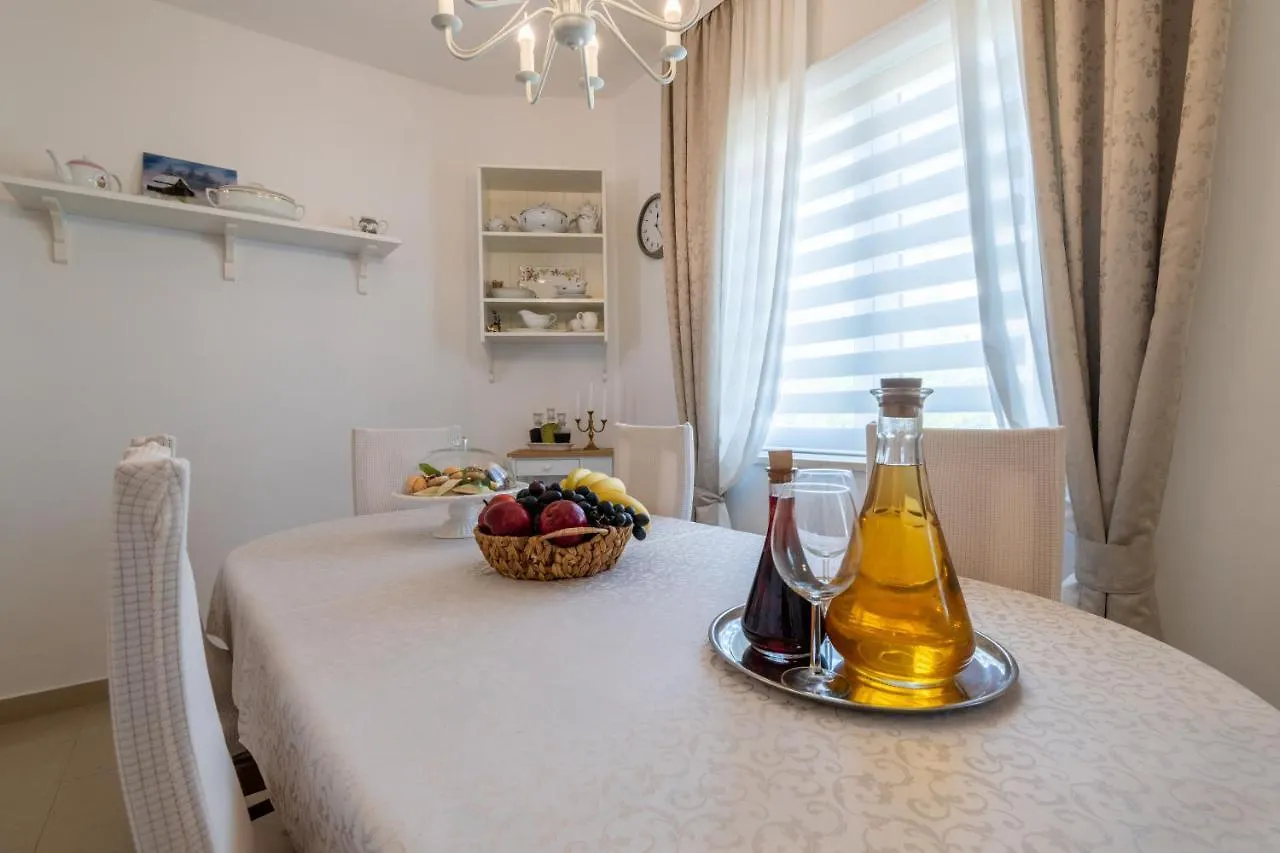 Vranjes Apartment Kastela