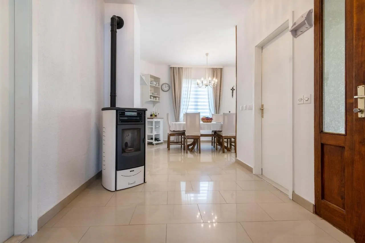 Vranjes Apartment Kastela