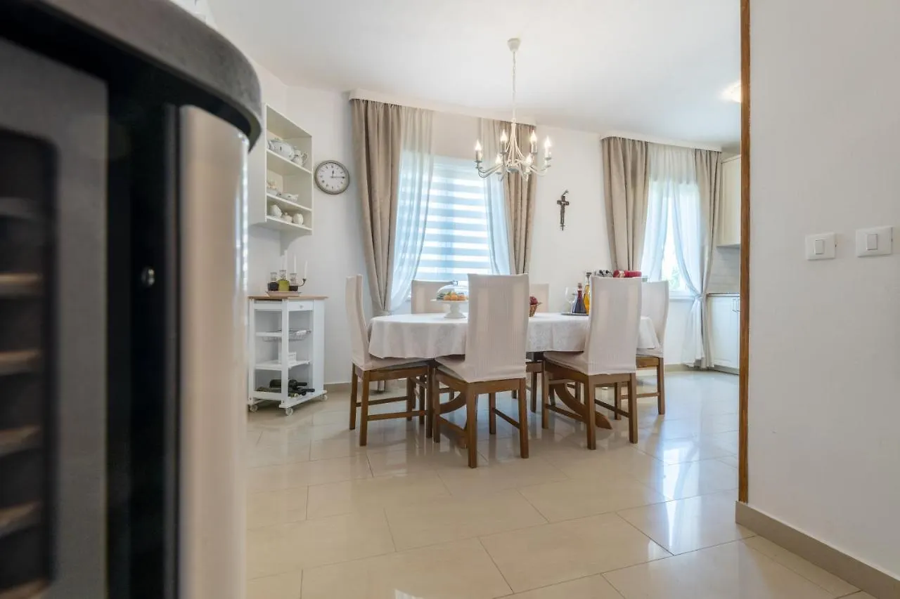 Vranjes Apartment Kastela 0*,  Croatia