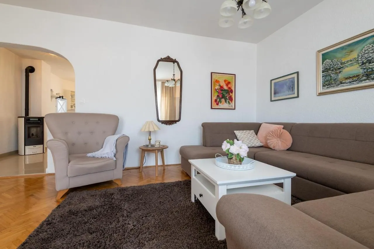 Vranjes Apartment Kastela