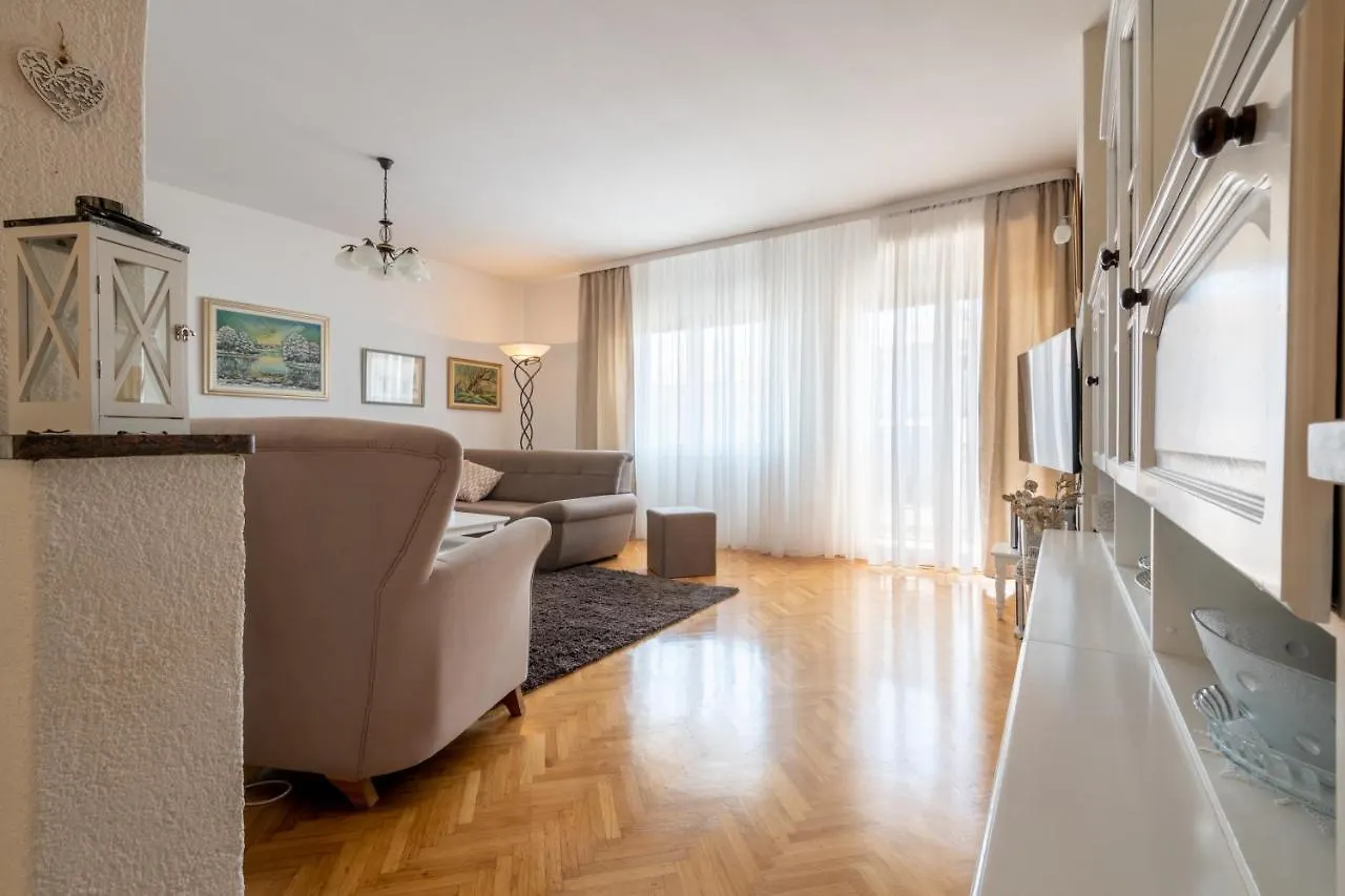 Vranjes Apartment Kastela 0*,  Croatia