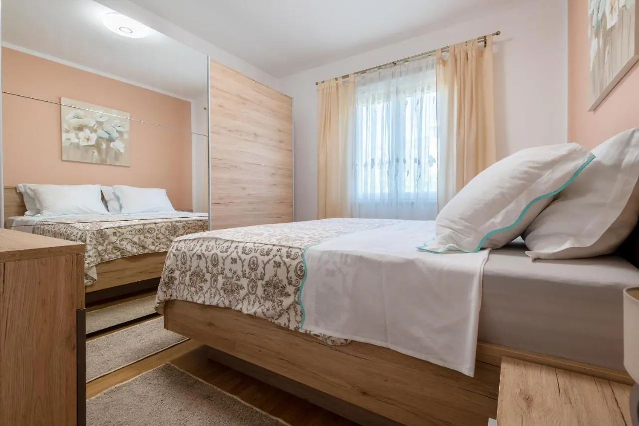 Vranjes Apartment Kastela