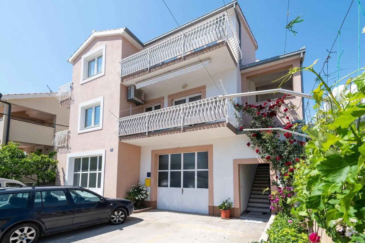 Vranjes Apartment Kastela