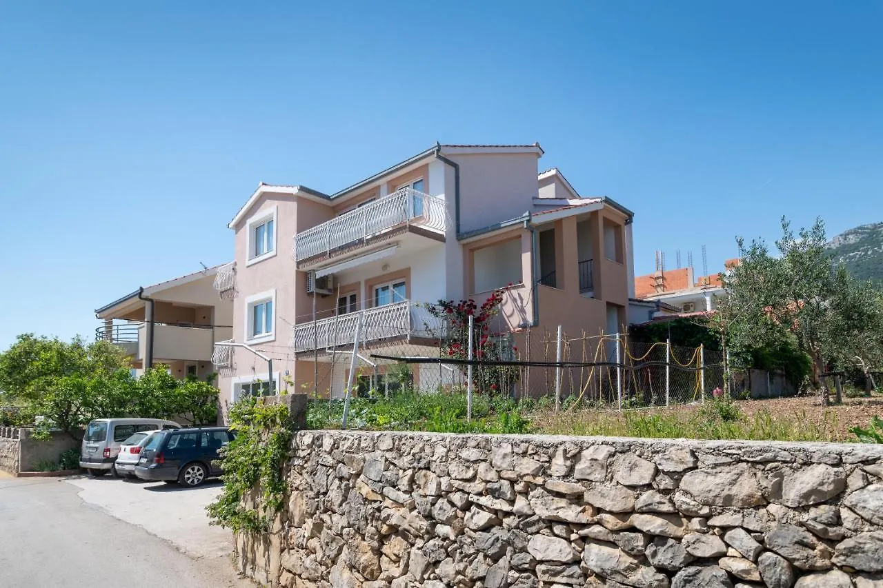 Vranjes Apartment Kastela Croatia