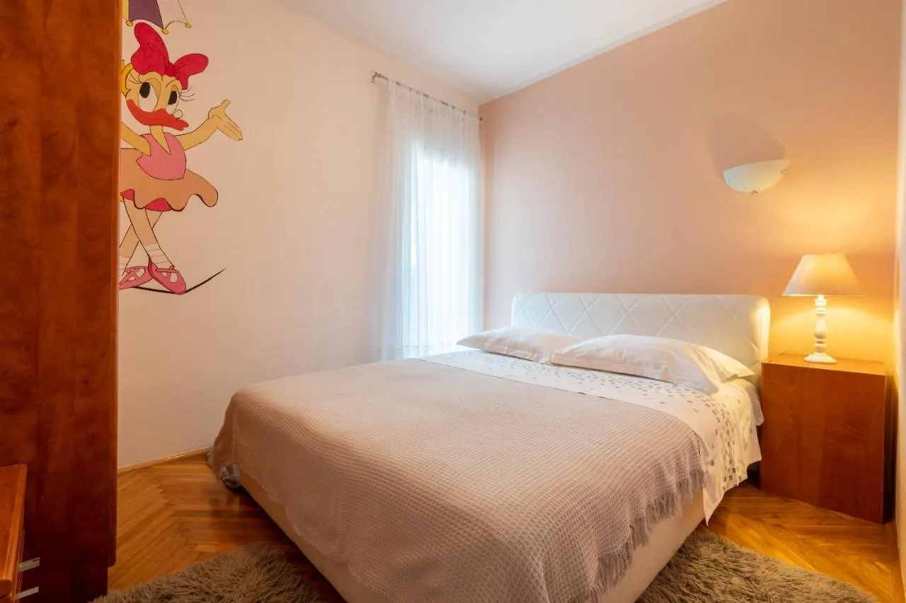 Vranjes Apartment Kastela